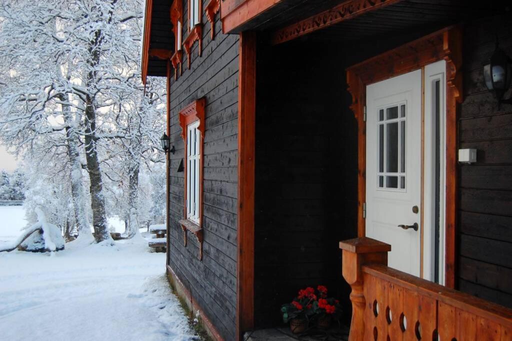 100 Years Old Norwegian Log House In Tromso Villa Exterior foto