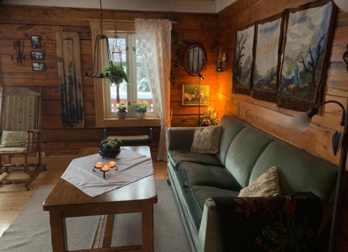 100 Years Old Norwegian Log House In Tromso Villa Exterior foto