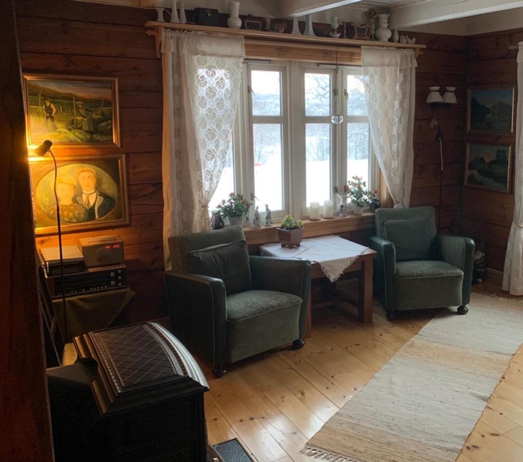 100 Years Old Norwegian Log House In Tromso Villa Exterior foto