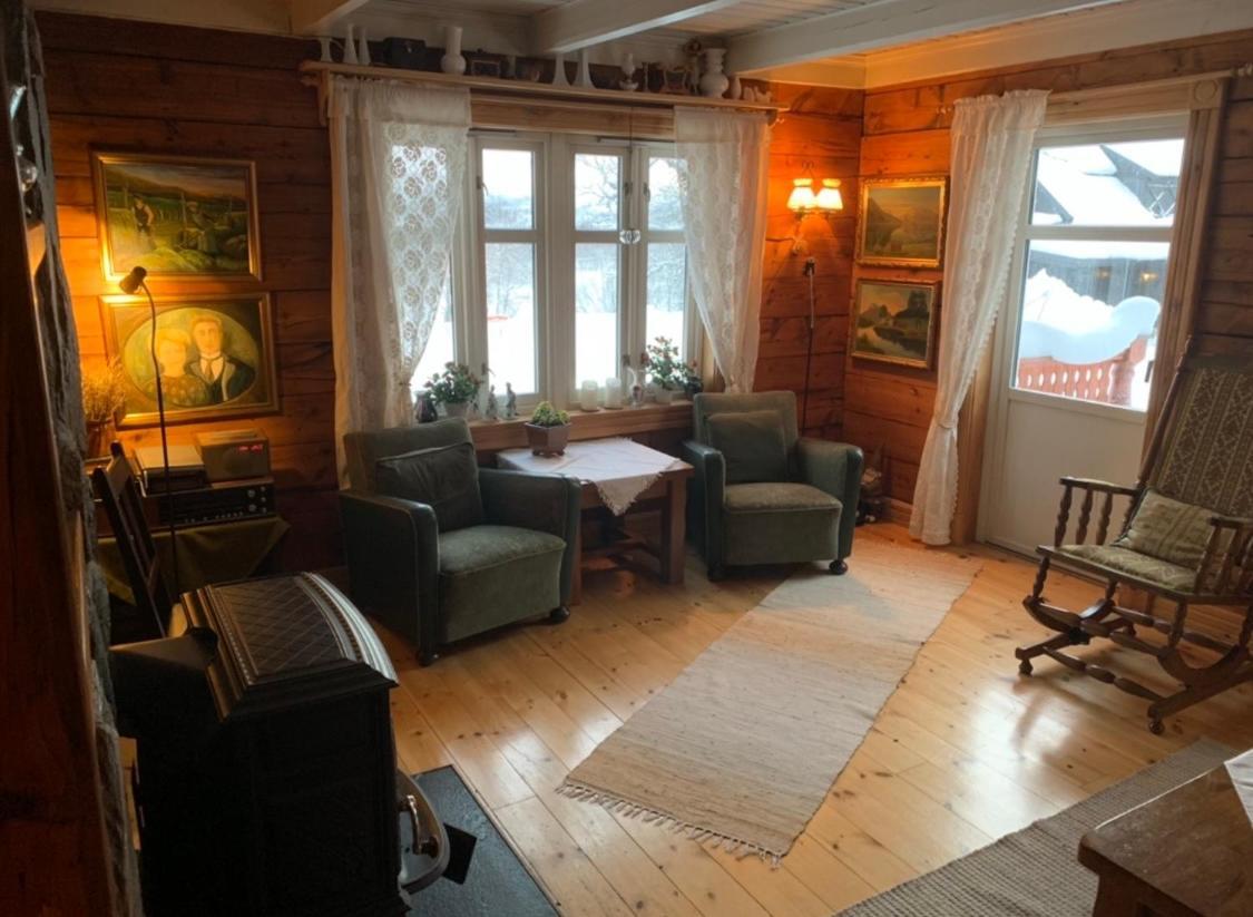 100 Years Old Norwegian Log House In Tromso Villa Exterior foto